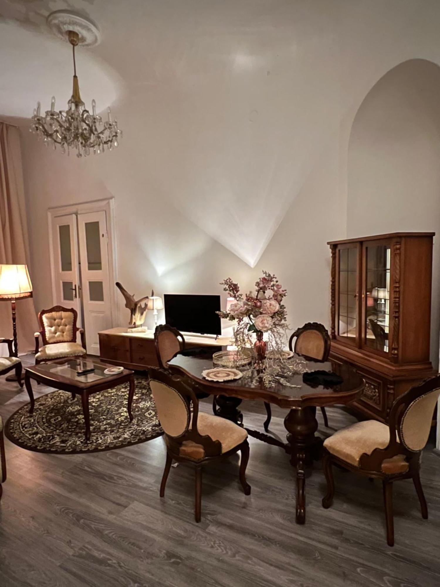 Csaky Palace Bratislava 1 Apartment Exterior photo